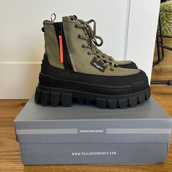 Brand New Palladium Revolt boot Hi in Olive Green 8.5 - Picture 5 of 8